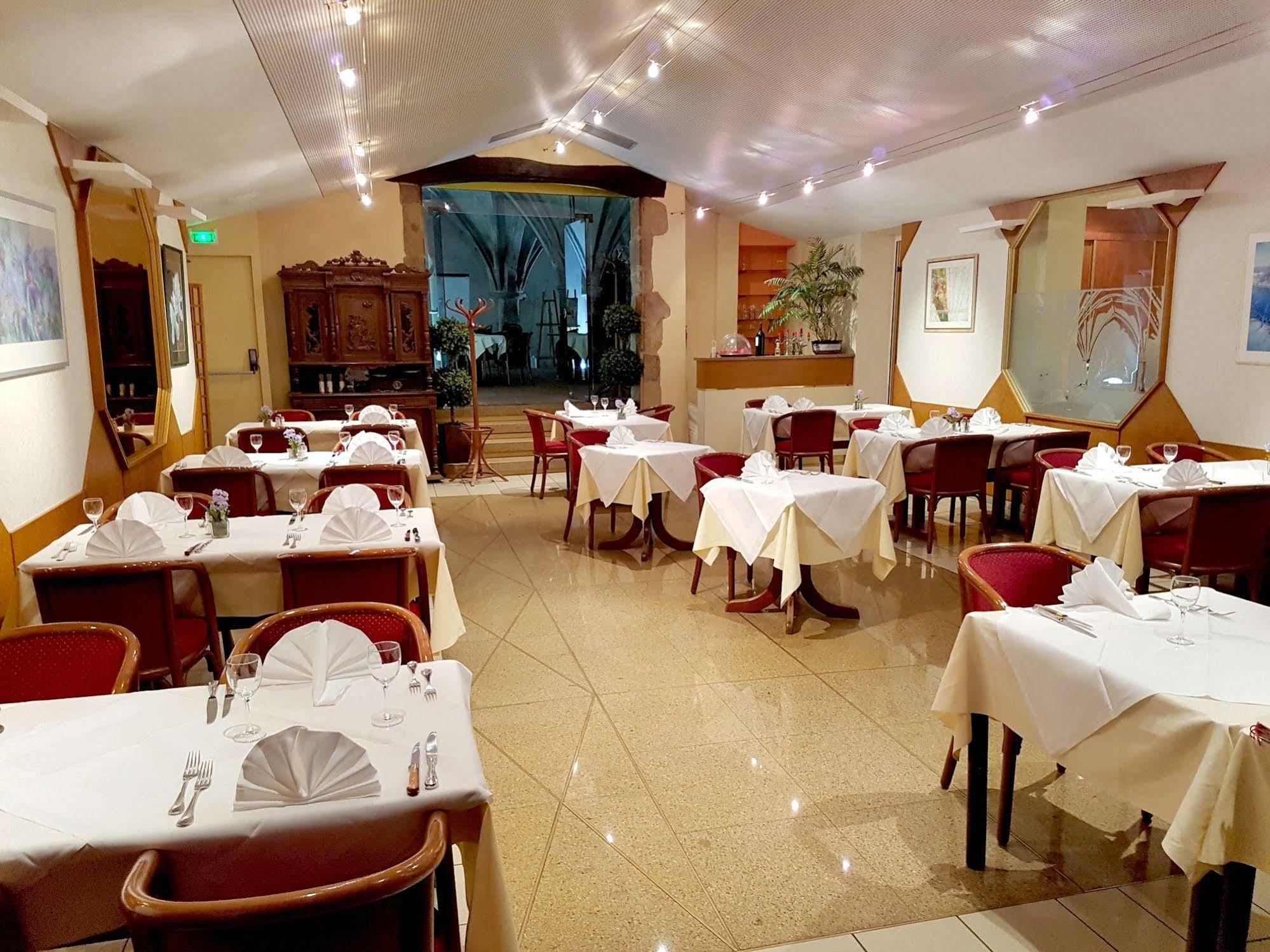 סנט-אבול Logis Hotel De Paris מראה חיצוני תמונה
