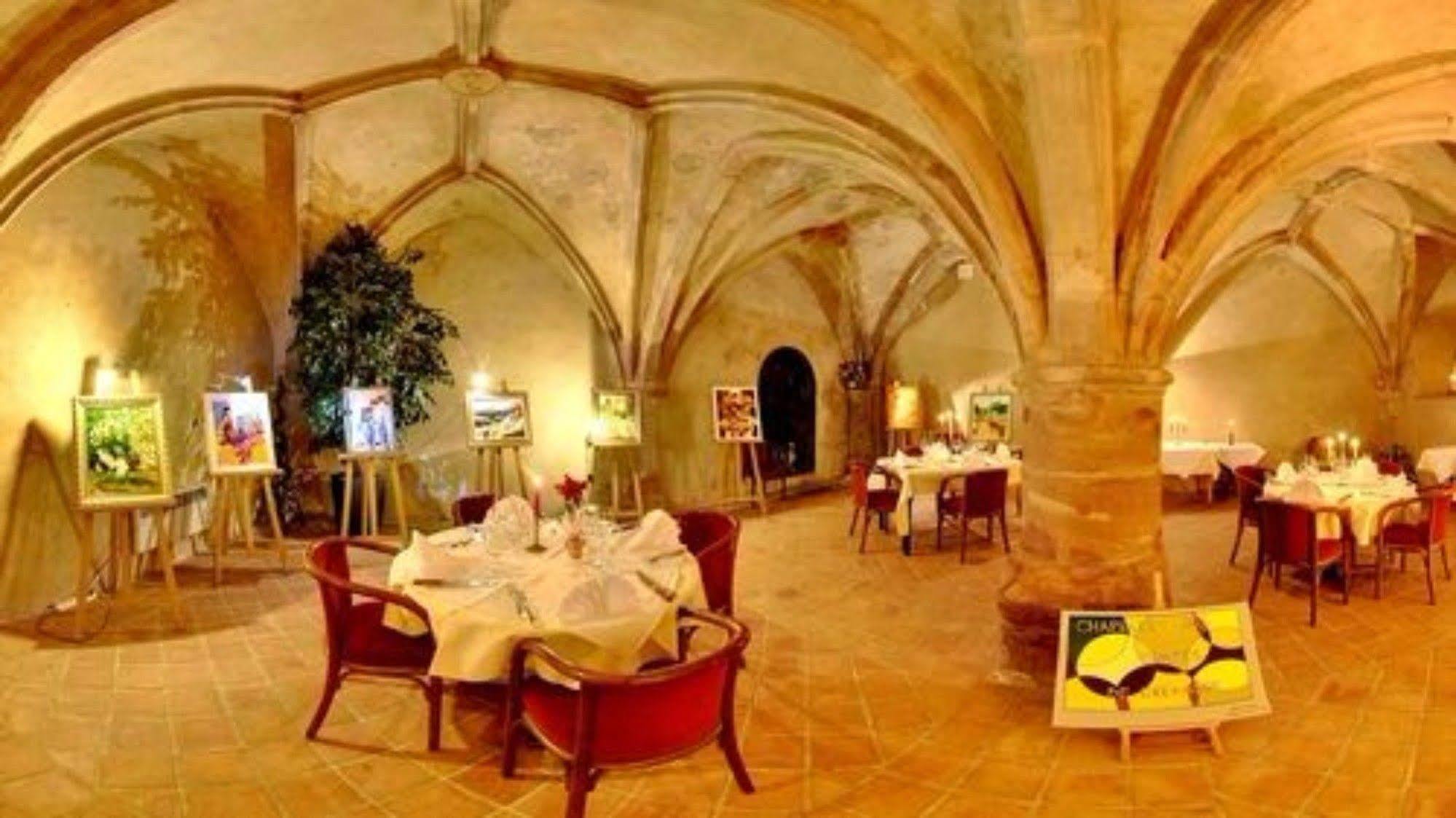 סנט-אבול Logis Hotel De Paris מראה חיצוני תמונה