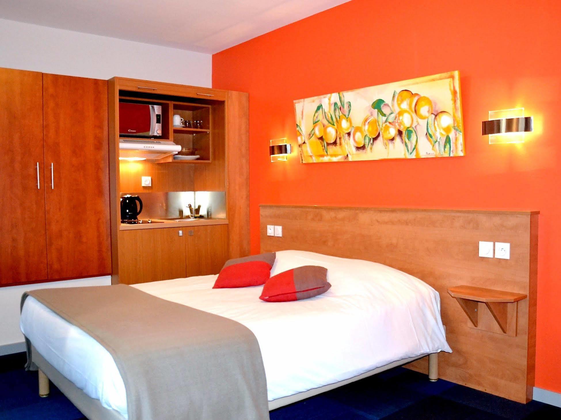 סנט-אבול Logis Hotel De Paris מראה חיצוני תמונה